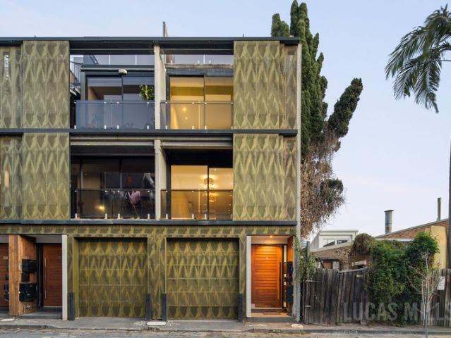Sensational Contemporary Residence with Stunning Views!
