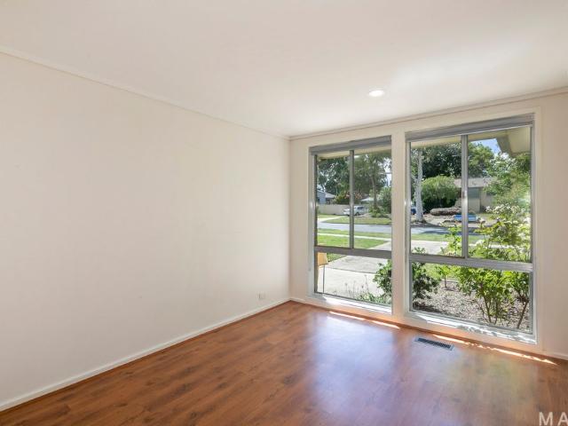 SENSATIONAL FAMILY HOME WITH SEPARATE UNIT