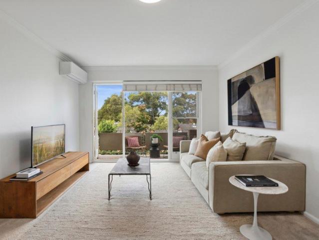 Sensational family sized apartment, premier lifestyle address