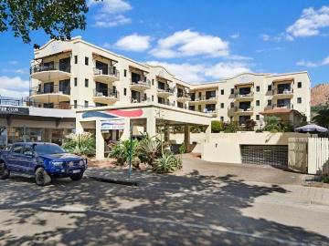 Sensational income in one of the best positions on the Strand