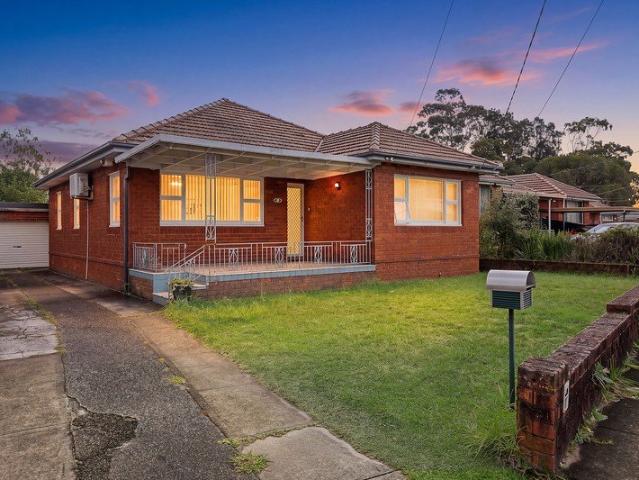 Sensational potential in a coveted bayside pocket