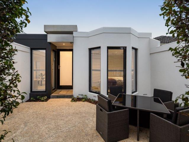 Sensational single level living in a sought after Brighton locale