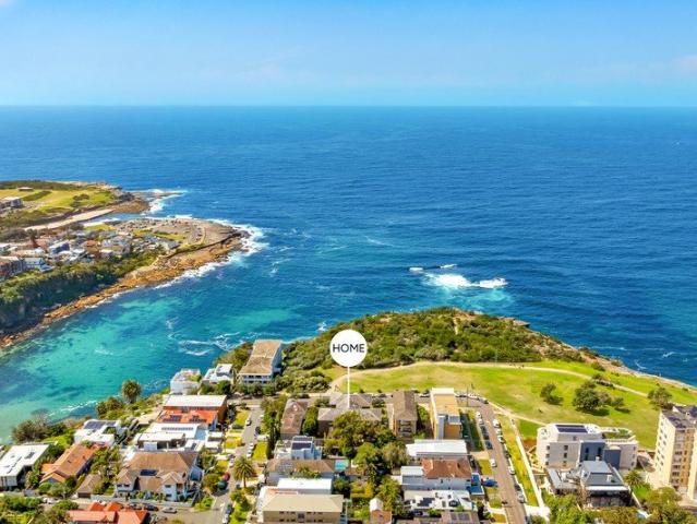 Sensationally Located On The Headland Of Coogee & Gordons Bay, A 2 Bedroom Apartment With Sea Views & LUG