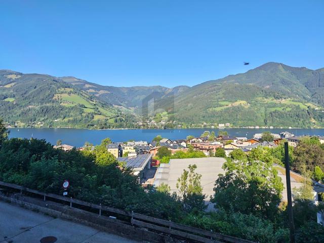 SENSATIONELLER PANORAMABLICK MIT SONNIGER LOGGIA IN RUHIGER WOHNGEGEND