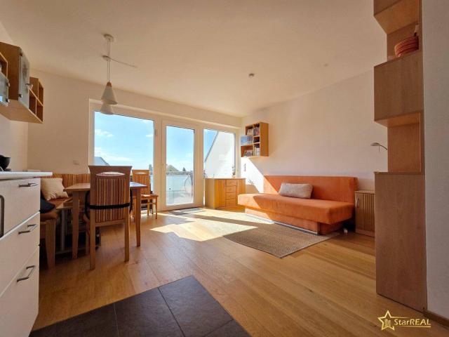 SENSATIONSPREIS! LICHTDURCHFLUTETE DACHGESCHOSSWOHNUNG MIT TERRASSE, TIEFGARAGENPLATZ & PERFEKTEM GRUNDRISS – NUR 400 METER BIS WIEN!