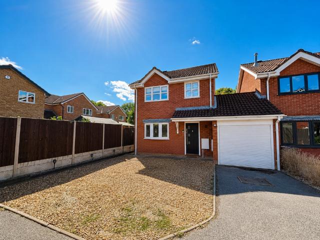 Seaton Close, Nuneaton CV11 3 bed house to rent £1,500 pcm £346 pw
