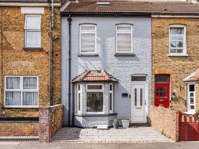 Seaview Road, Shoeburyness SS3, 2 bed terraced house to rent, £1,500 pcm | PrimeLocation
