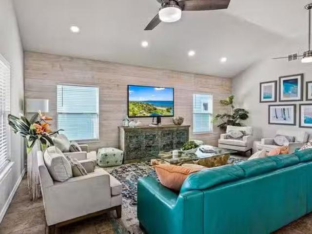 Sea Breeze Lane
