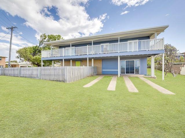 SEA BREEZE RIGHT AT YOUR DOOR STEP! Holiday Rental