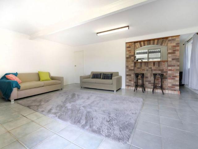 Sea breezes and spacious living in Slade Point