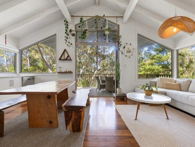 A Private Treetop Escape Near Tallow Beach