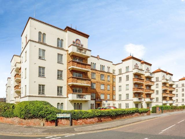 Sea Road, Bournemouth BH5, 1 bed flat to rent, £975 pcm | PrimeLocation