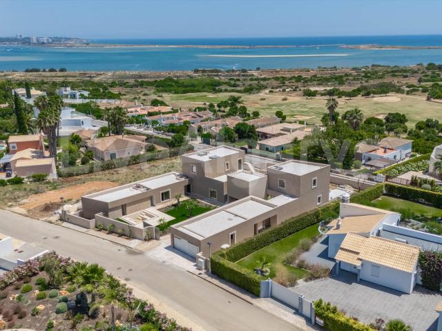Sea View | Nova Luxuosa V4+1 Moradia com Spa em Vale da Lama. 630m² Odiáxere