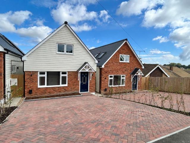 Seabourne Road, Bexhill TN40 4 bed detached house to rent £2,100 pcm £485 pw
