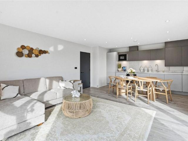 Seabrook Road, Hythe, Kent, CT21 2 bed apartment to rent £1,500 pcm £346 pw