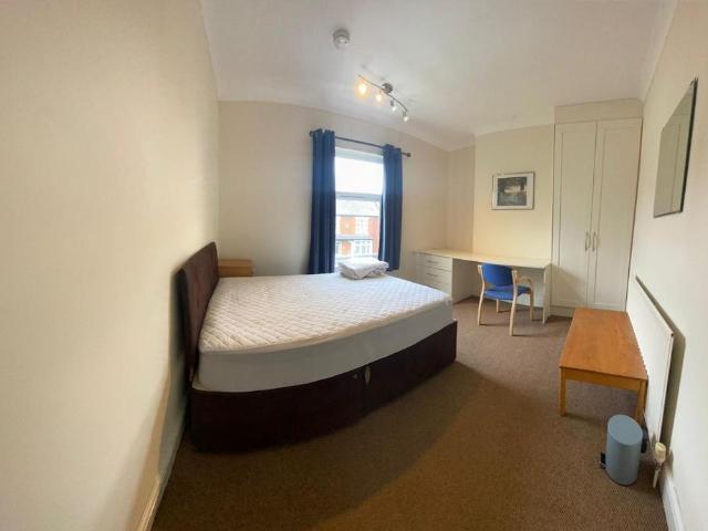 Seabridge Road, Seabridge. 1 bed in a house share to rent £476 pcm £110 pw