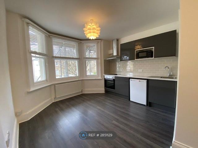Seafield Road, Hove BN3, Studio to rent, £930 pcm | PrimeLocation