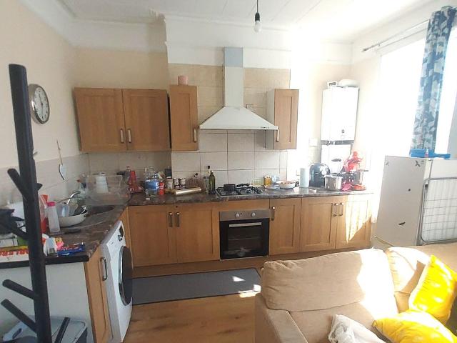 Seaforth Avenue, New Malden KT3, 2 bed flat to rent, £1,650 pcm | PrimeLocation