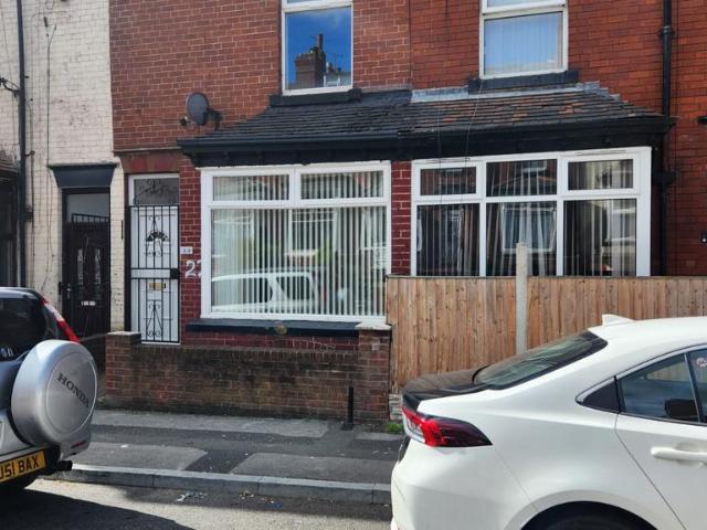 Seaforth Place, Leeds LS9 4 bed terraced house to rent £1,200 pcm £277 pw