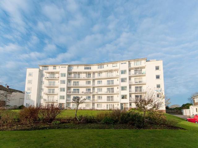 Seaford BN25 2 bed flat to rent £1,200 pcm £277 pw