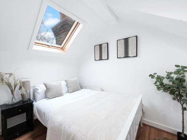 Seaford Road, London W13 1 bed in a house share to rent £1,200 pcm £277 pw