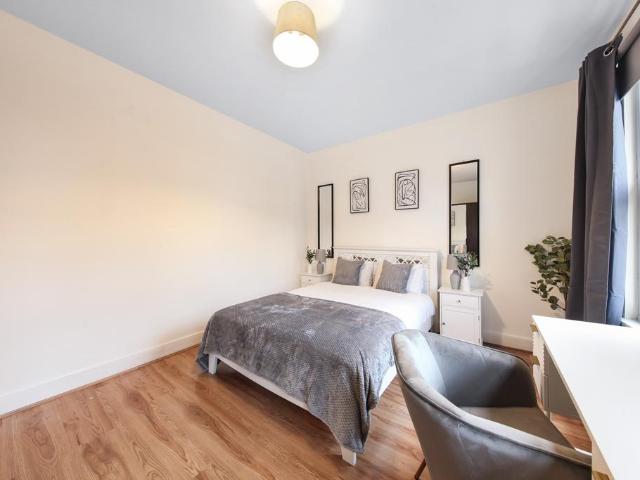 Seaford Road, London W13 1 bed in a house share to rent £1,200 pcm £277 pw