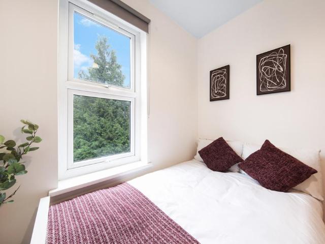 Seaford Road, London W13 1 bed in a house share to rent £1,200 pcm £277 pw