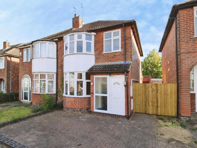 Seaford Road, LEICESTER, LE2 3 bed semi detached house to rent £1,400 pcm £323 pw
