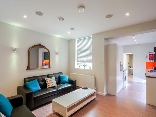 Seaford Street, Stoke ST4, 5 bed terraced house to rent, £347 pppm | PrimeLocation