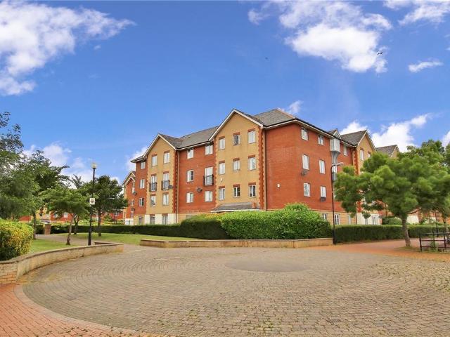 Seager Drive, Cardiff Bay, CF11 3 bed apartment to rent £1,250 pcm £288 pw