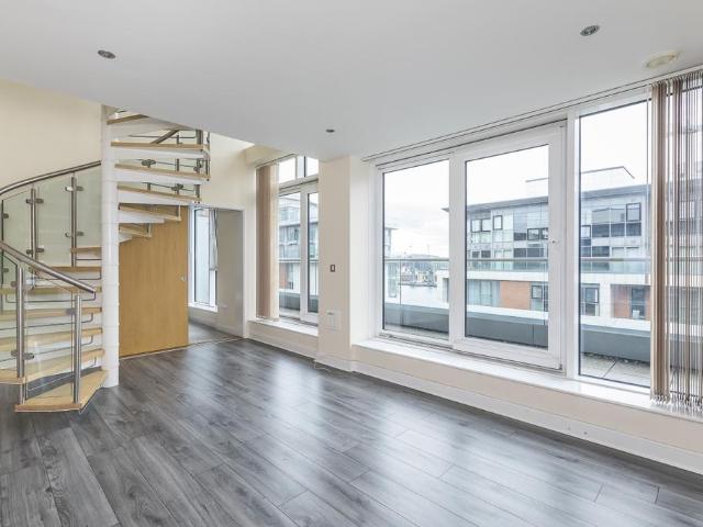 Seagull Lane, E16 3 bed penthouse to rent £3,250 pcm £750 pw