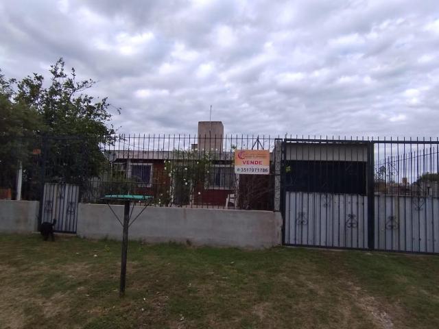 SEALQUILA CASA 2 DORM BARRIO EMANUEL I