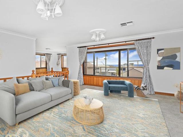Seaside Charm: 2 Bedroom Retreat
