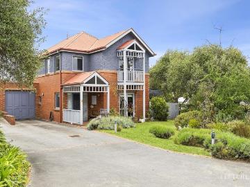 Queenscliff, Queenscliffe Borough - Equipped kitchen
