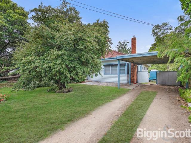 Seaside Cottage in Parkside Location.