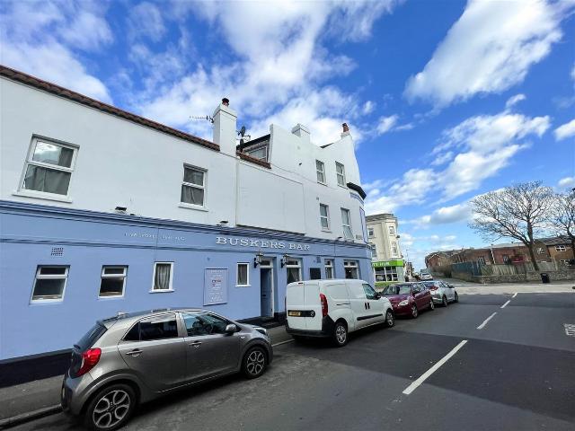 Seaside, Eastbourne BN22, Studio to rent, £700 pcm | PrimeLocation