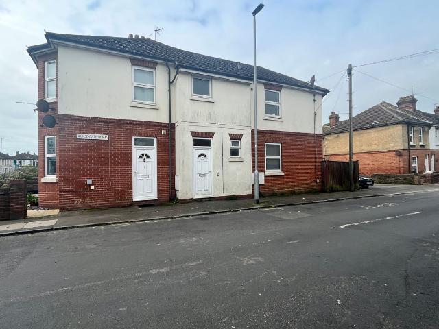 Seaside, Eastbourne BN22, Studio to rent, £750 pcm | PrimeLocation