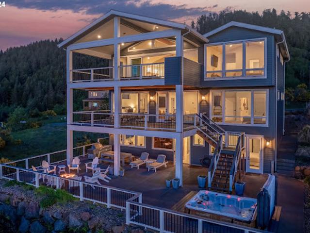 Seaside house with terrace