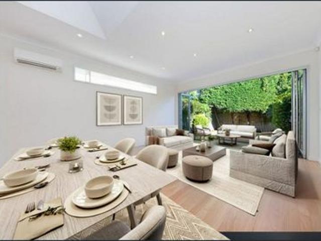 SPACIOUS, STYLISH, REFURBISHED FAMILY HOME!