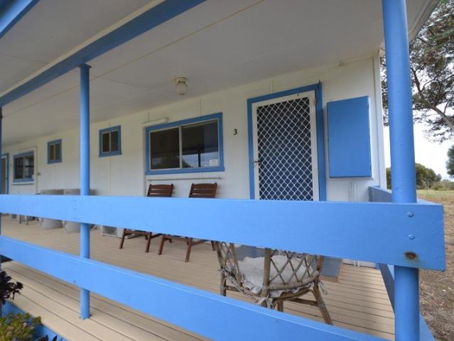 Seaside living, fully furnished unit