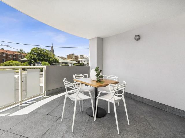 Seaside Living in the Heart of Narrabeen