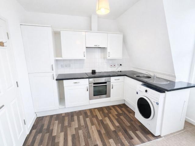Seaside Road, Eastbourne, BN21 3PB
