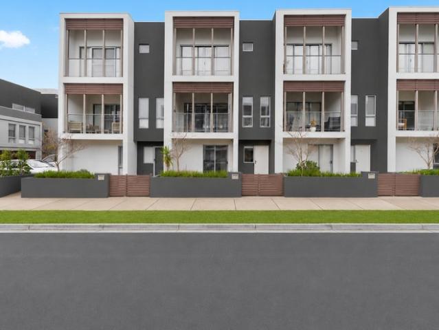 Seaside Stunner in Heart of Mornington