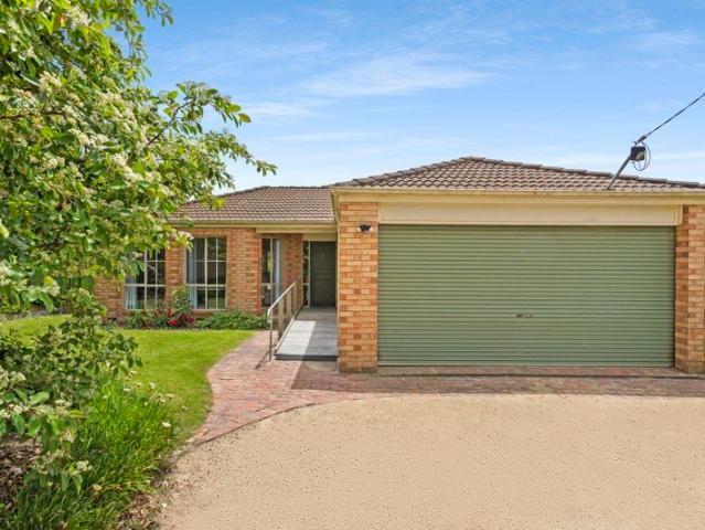 Seaside Sanctuary 300 metres from the Village