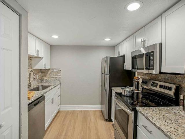 Seastone Apartments 2 Bedroom Apartment for Rent at 11050 Le Jardin Cir, Temple Terrace, FL 33617
