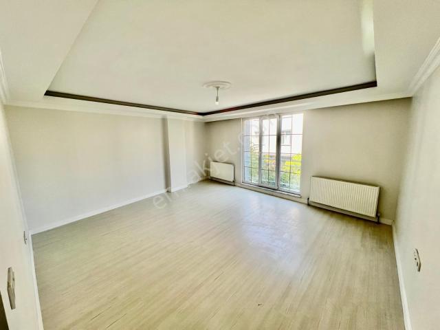 Seba'da Sefaköy Merkez'de 3+1 130m Çift Balkonlu Yeni Yapı Daire