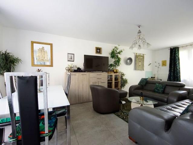 MAISON 6 pièces dans impasse calme