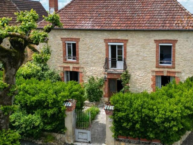 Secteur Cazals Belle maison de village en pierre, grange, espa