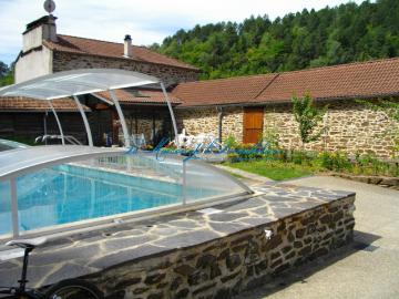 Secteur Chamborigaud, Mas en pierre avec piscine couverte