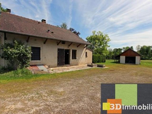 Secteur Chaussin 39 JURA, vends une maison SANS VOISIN et un corps de ferme sur 54 656 m² de terrain